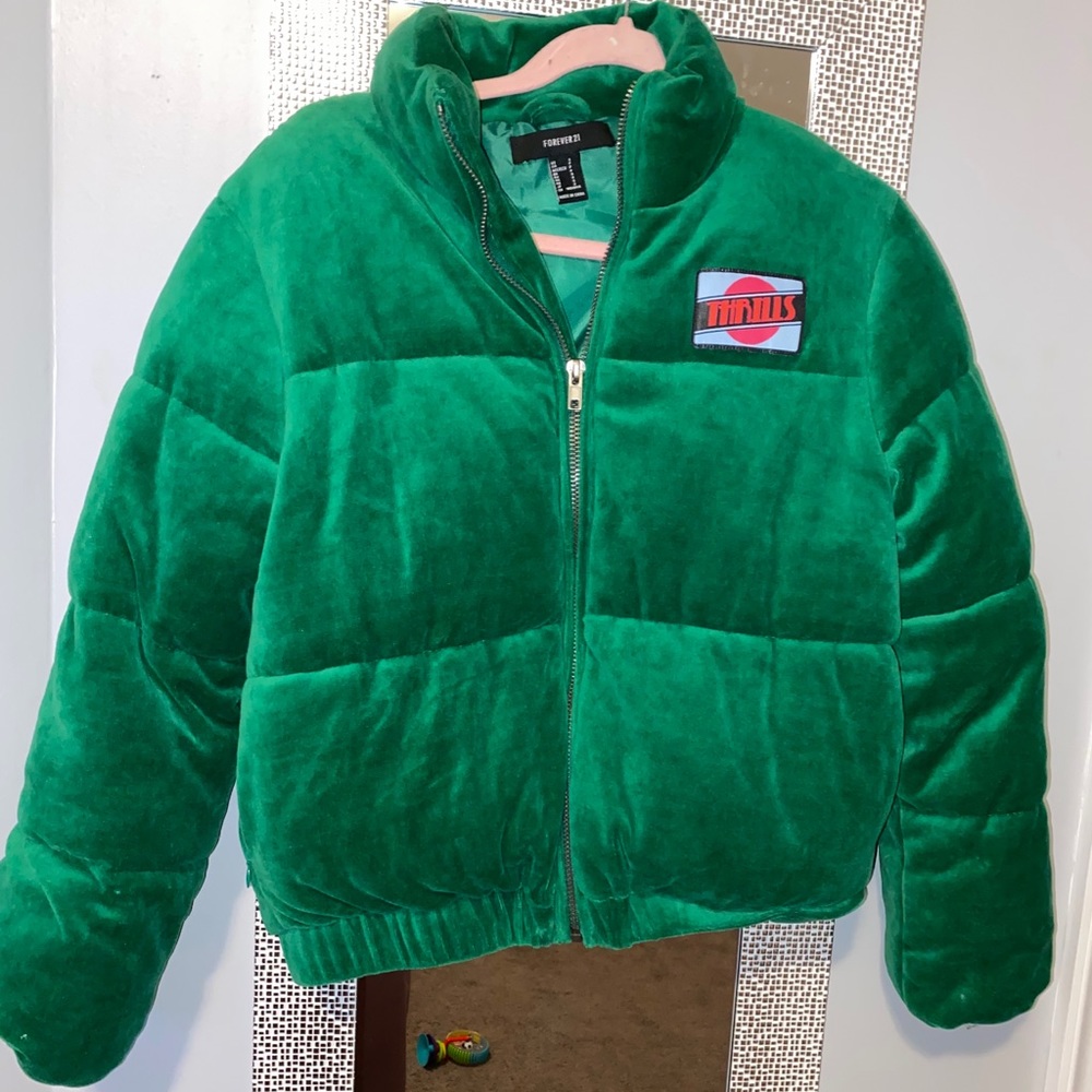 “Thrills” puffer coat